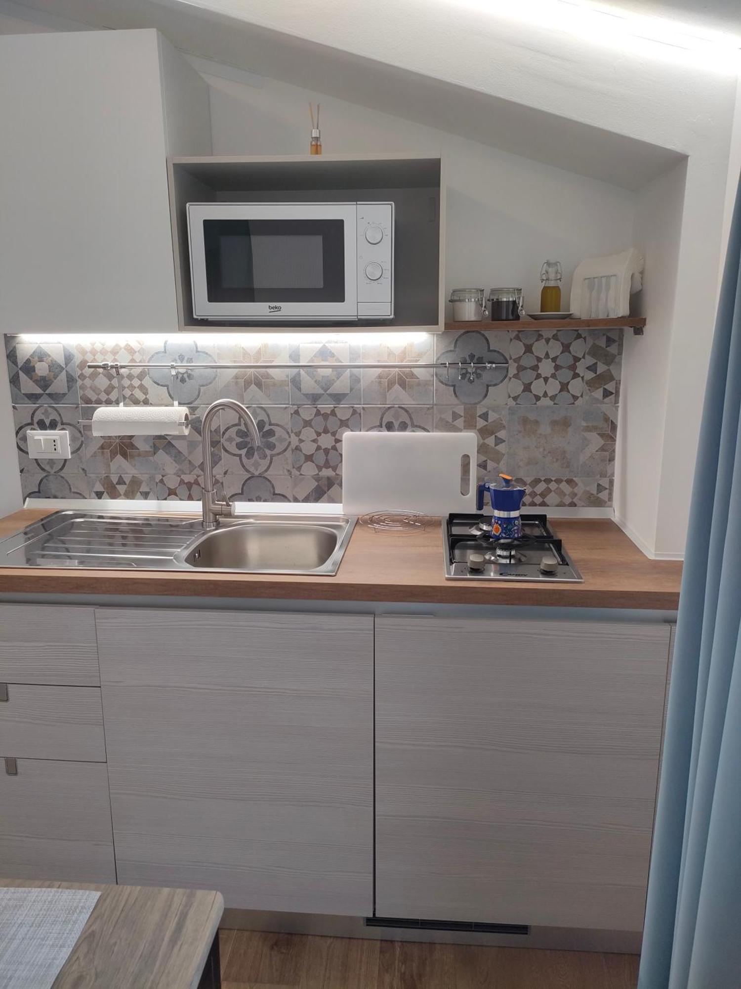 Dh Studio Apartments كاستيلاّماري ديل غو المظهر الخارجي الصورة