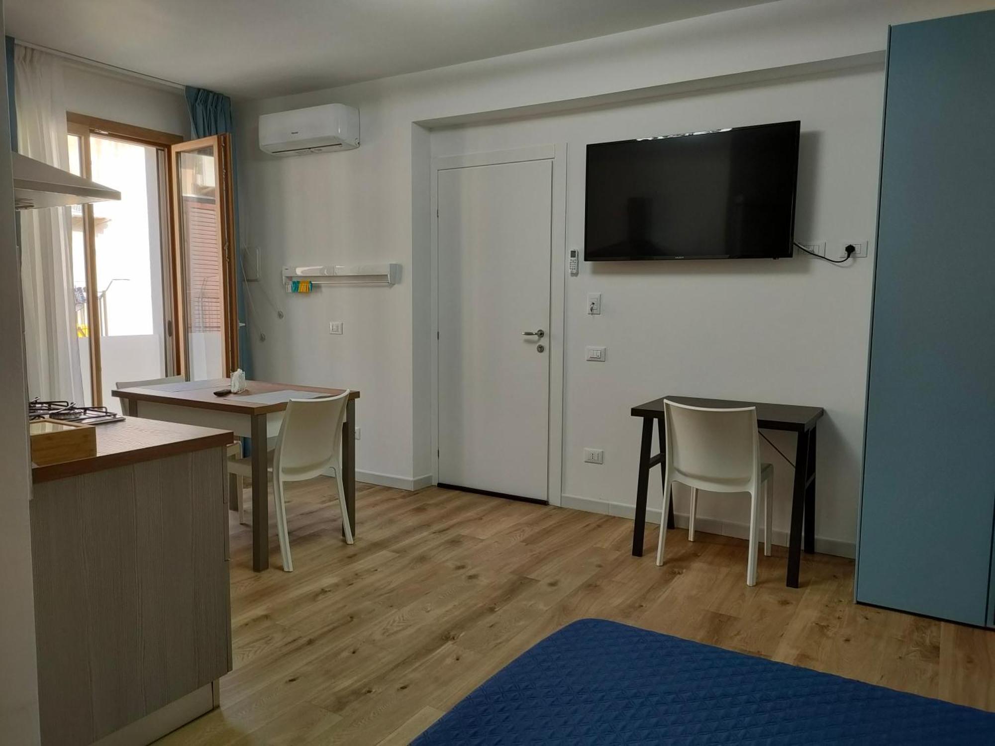 Dh Studio Apartments كاستيلاّماري ديل غو المظهر الخارجي الصورة