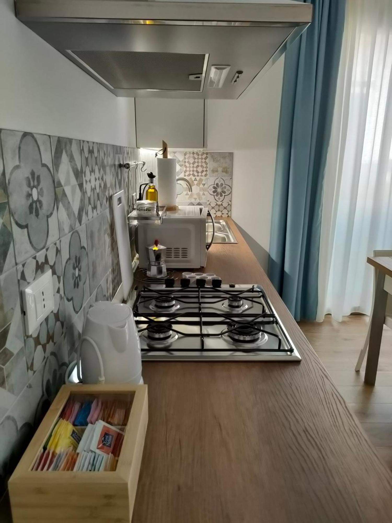 Dh Studio Apartments كاستيلاّماري ديل غو المظهر الخارجي الصورة